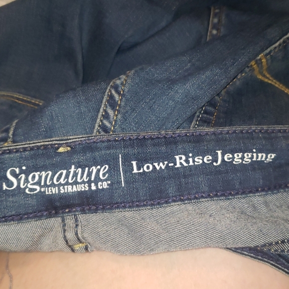 Levi's - Picture 5 of 5